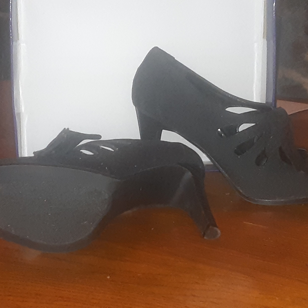 Black shoes - Picture 3 of 3